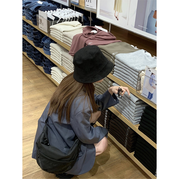 Női sapka típusú idióta tiszta modell