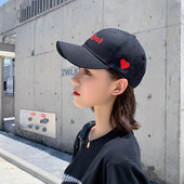 Alkalmi női sapka napellenzővel több modellben