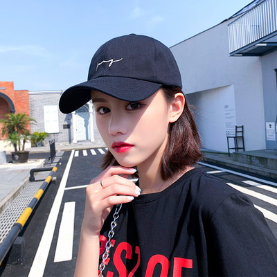 Alkalmi női sapka napellenzővel több modellben