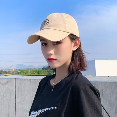 Alkalmi női sapka napellenzővel több modellben