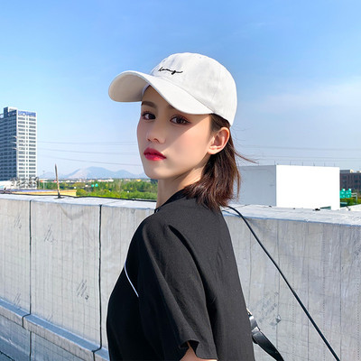 Alkalmi női sapka napellenzővel több modellben