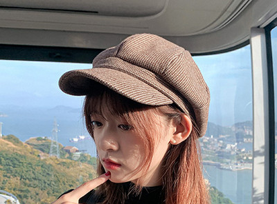 Μάλλινο μπερέ φθινοπώρου-χειμερινό για γυναίκες