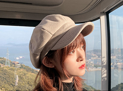 Μάλλινο μπερέ φθινοπώρου-χειμερινό για γυναίκες