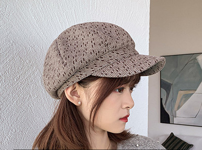 Μάλλινο μπερέ φθινοπώρου-χειμερινό για γυναίκες