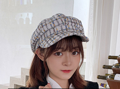 Μάλλινο μπερέ φθινοπώρου-χειμερινό για γυναίκες