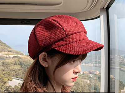 Μάλλινο μπερέ φθινοπώρου-χειμερινό για γυναίκες