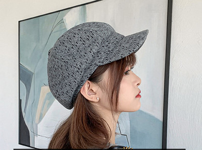 Μάλλινο μπερέ φθινοπώρου-χειμερινό για γυναίκες