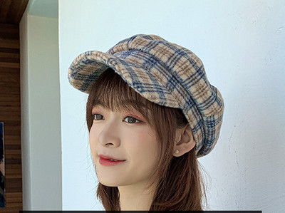 Μάλλινο μπερέ φθινοπώρου-χειμερινό για γυναίκες