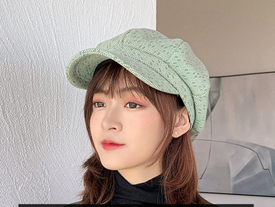 Μάλλινο μπερέ φθινοπώρου-χειμερινό για γυναίκες