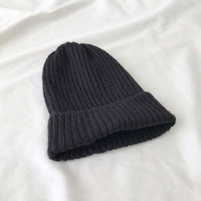 Kötött téli női sapka többféle modellben