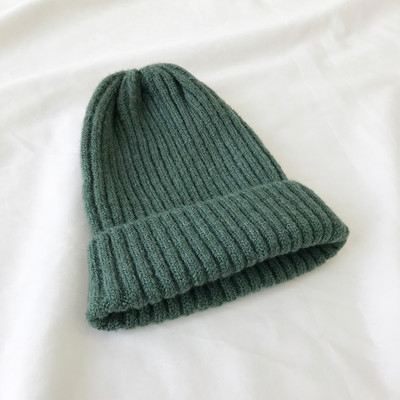 Kötött téli női sapka többféle modellben