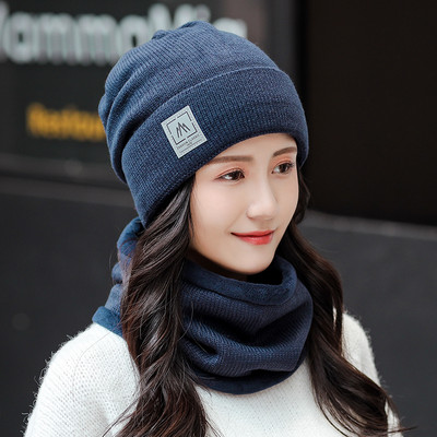 Kötött téli sapka pomponnal + sállal