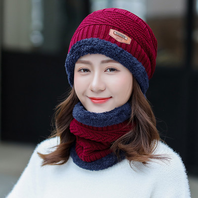 Kötött téli sapka pomponnal + sállal