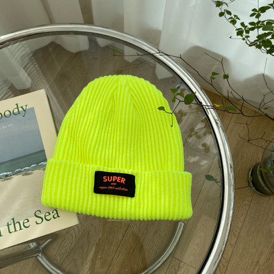 Casual πλεκτό γυναικείο καπέλο με έμβλημα