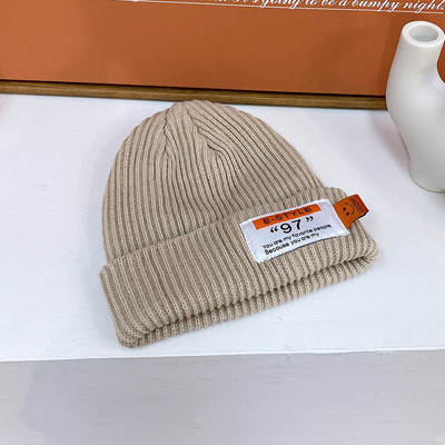 Casual πλεκτό γυναικείο καπέλο με έμβλημα