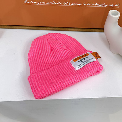 Casual πλεκτό γυναικείο καπέλο με έμβλημα