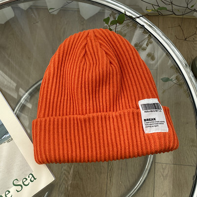 Casual πλεκτό γυναικείο καπέλο με έμβλημα