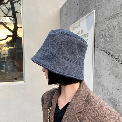 Γυναικείο κορυφαίο καπέλο σε διάφορα μοντέλα