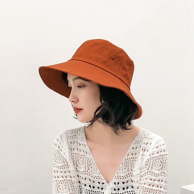 Γυναικείο κορυφαίο καπέλο σε διάφορα μοντέλα