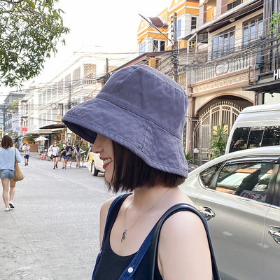 Γυναικείο κορυφαίο καπέλο σε διάφορα μοντέλα