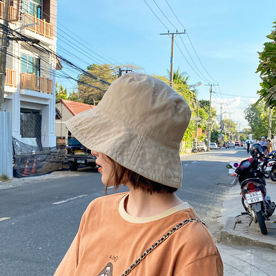 Γυναικείο κορυφαίο καπέλο σε διάφορα μοντέλα