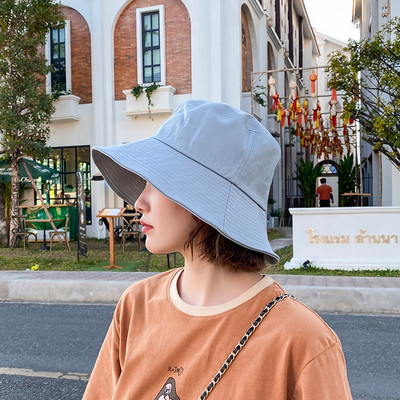 Γυναικείο κορυφαίο καπέλο σε διάφορα μοντέλα