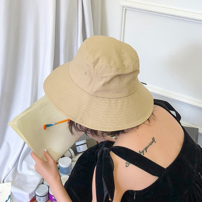 Γυναικείο κορυφαίο καπέλο σε διάφορα μοντέλα