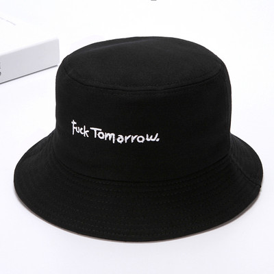 Μοντέρνο καπέλο σε διάφορα μοντέλα κατάλληλα για άνδρες και γυναίκες