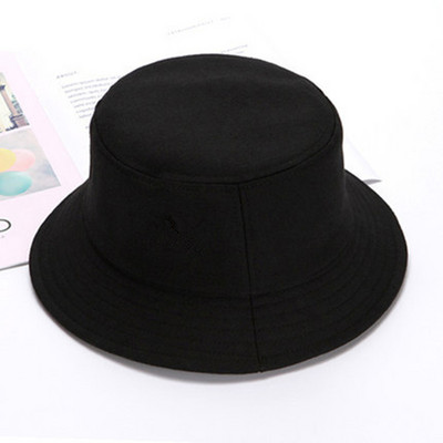 Μοντέρνο καπέλο σε διάφορα μοντέλα κατάλληλα για άνδρες και γυναίκες