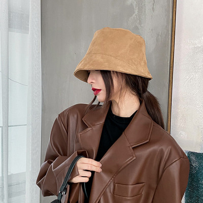 Μοντέρνο γυναικείο καπέλο 