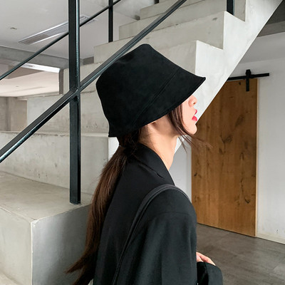 Μοντέρνο γυναικείο καπέλο 