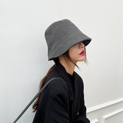 Μοντέρνο γυναικείο καπέλο 