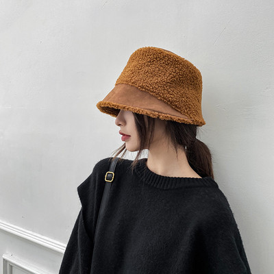 Μοντέρνο γυναικείο καπέλο 