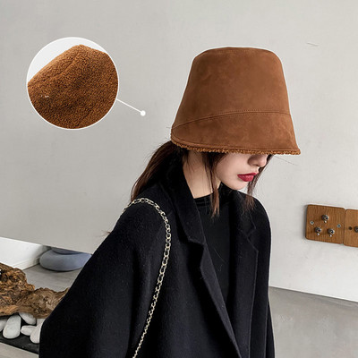 Μοντέρνο γυναικείο καπέλο 