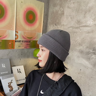 Téli kötött sapka sima mintás