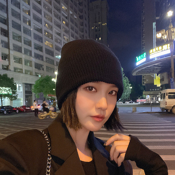 Téli kötött sapka sima mintás