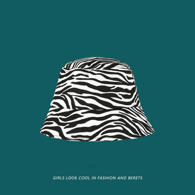 Modern női sapka állatmintával - többféle modell
