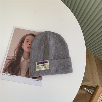 Καθημερινό πλεκτό καπέλο με έμβλημα