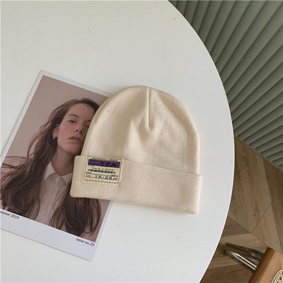 Καθημερινό πλεκτό καπέλο με έμβλημα