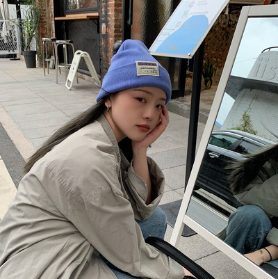 Καθημερινό πλεκτό καπέλο με έμβλημα