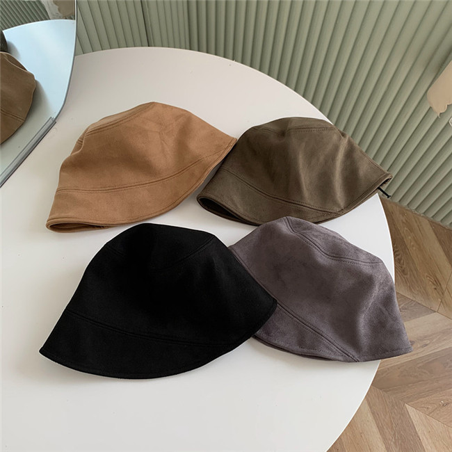 Aktuális női sapka öko velúrból