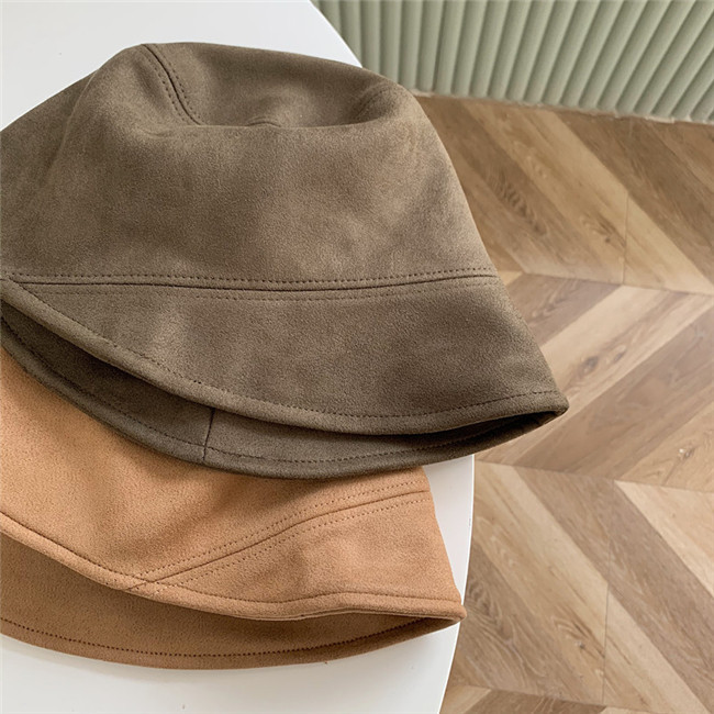 Aktuális női sapka öko velúrból