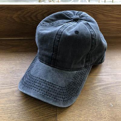 Καπέλο κλασικό μοντέλο με γείσο κατάλληλο για άνδρες και γυναίκες