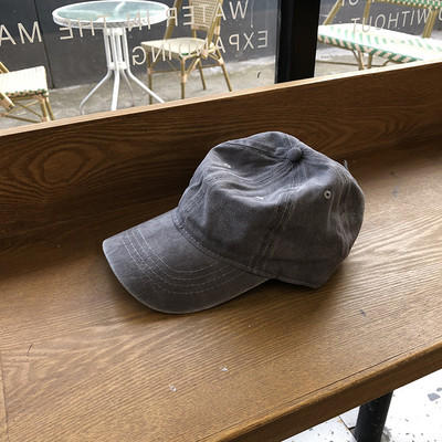 Καπέλο κλασικό μοντέλο με γείσο κατάλληλο για άνδρες και γυναίκες