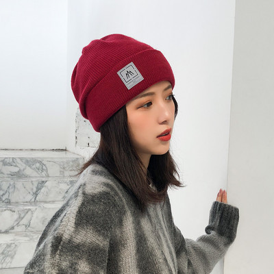 Női kötött téli sapka