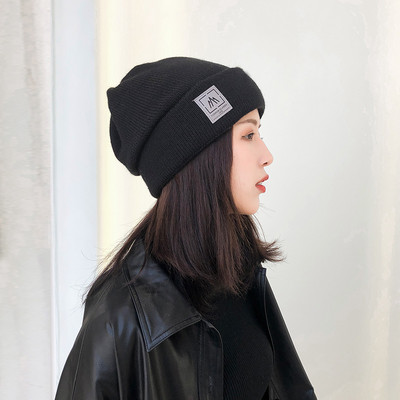 Női kötött téli sapka