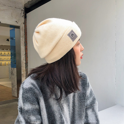 Női kötött téli sapka