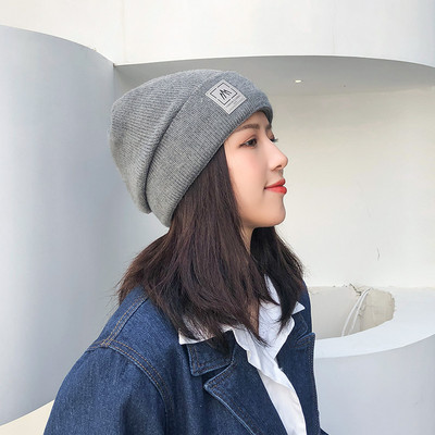 Női kötött téli sapka