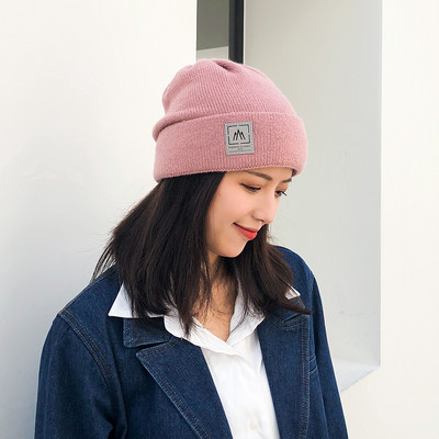 Női kötött téli sapka