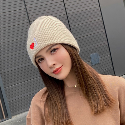 Női kötött téli sapka